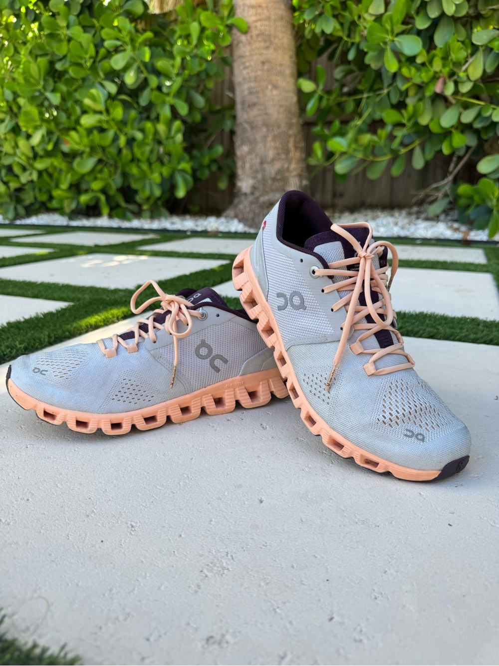 On Running Women's Running Shoes - Peach & Light Gray